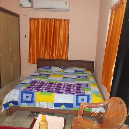 Laughing Buddha Homestay Bhubaneswar Bagian luar foto