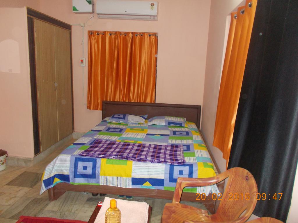 Laughing Buddha Homestay Bhubaneswar Bagian luar foto